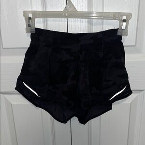 Lululemon camo hottie hot shorts. Regular